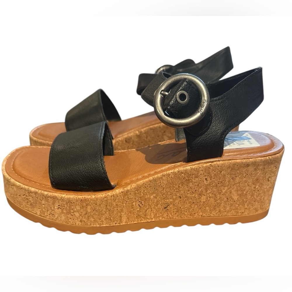 Zodiac Women's Glory Black Platform Wedge Sandals